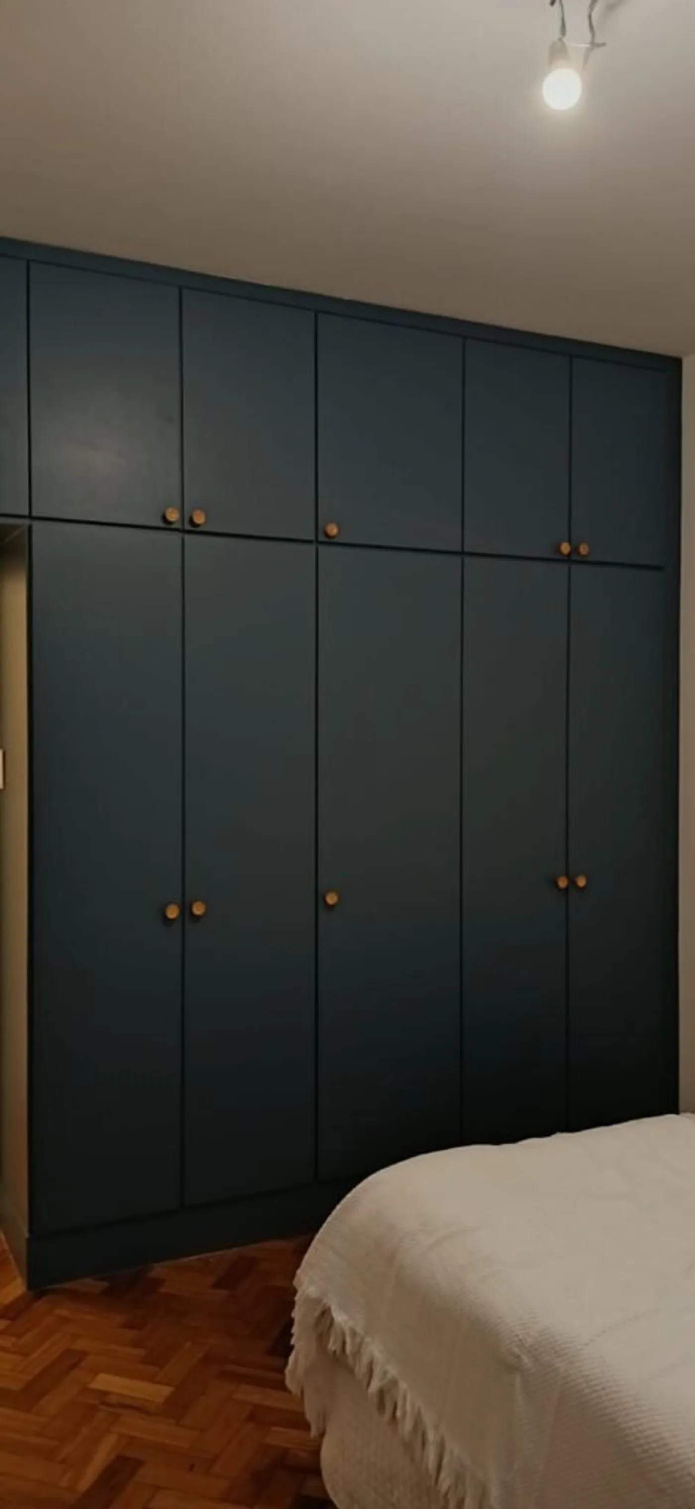 Envelopamento de Guarda-Roupa